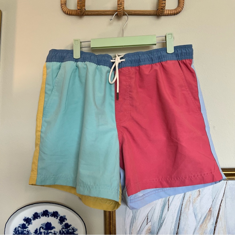 AE Men’s 5.5” Colorblock Swim Trunks NWT